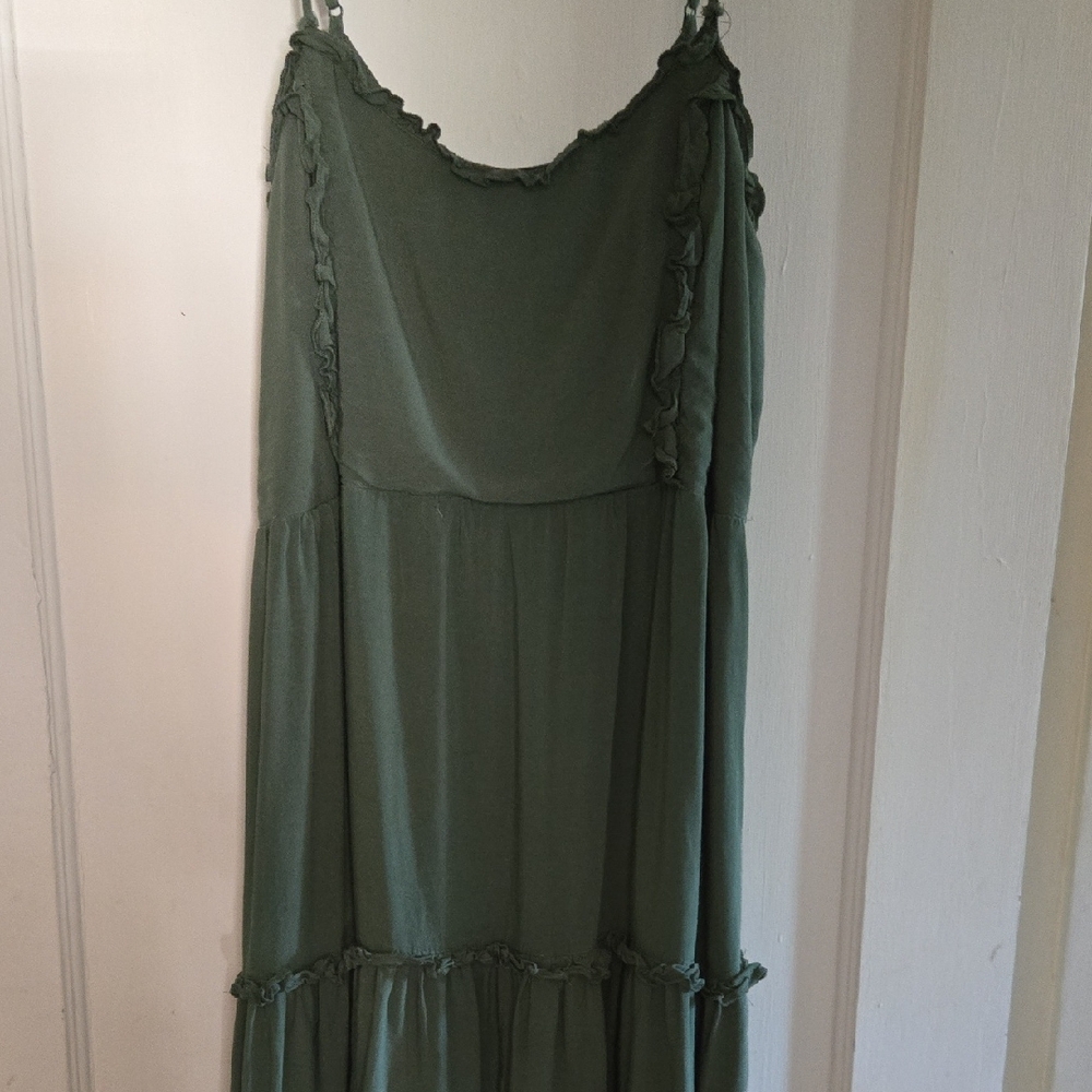 Trixxi Green Midi Dress